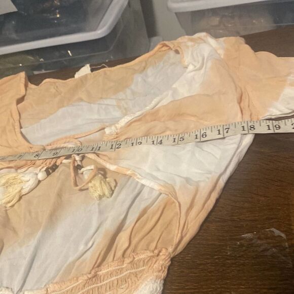 Women’s Surf Gypsy Tie Dye Front Cut Out Bell Sleeve Boho Romper EUC Size Small - Picture 7 of 9